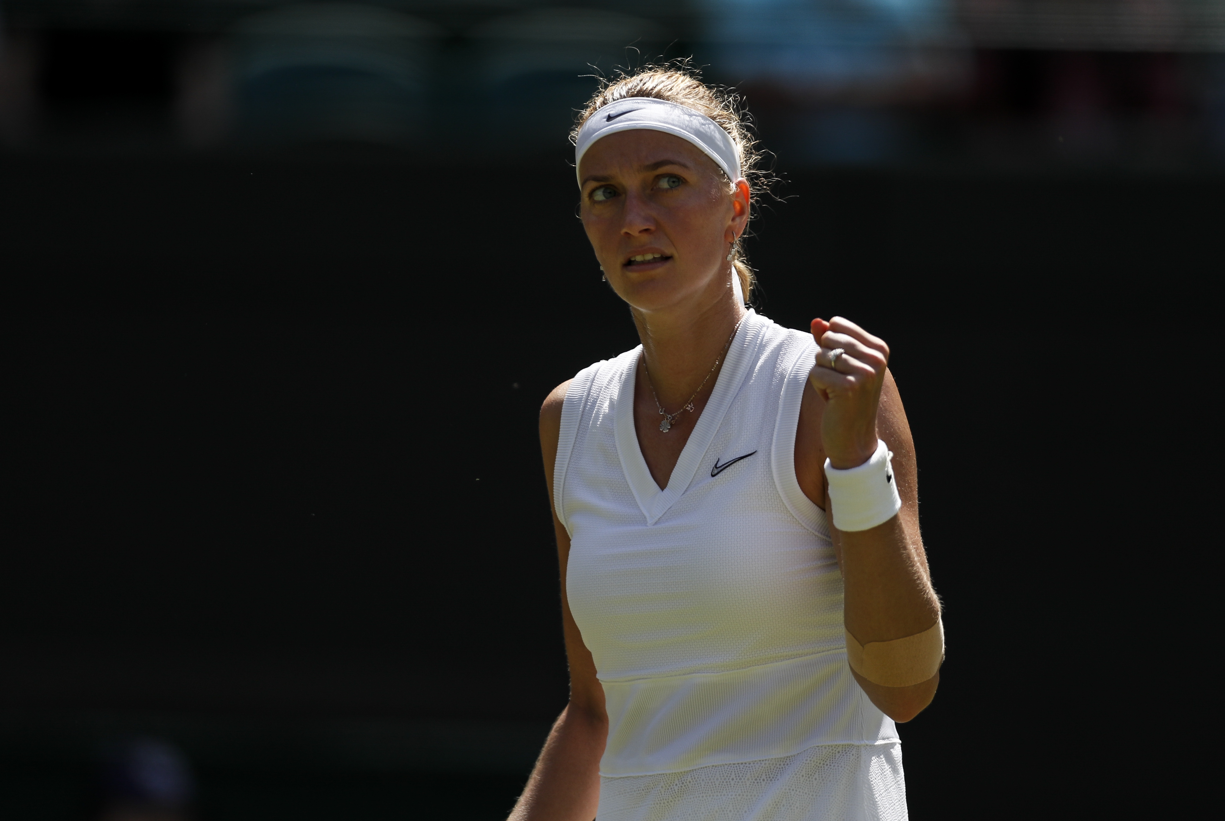 问鼎国际-包含科维托娃在曼联比赛中势不可挡，出色防守引发热议！的词条