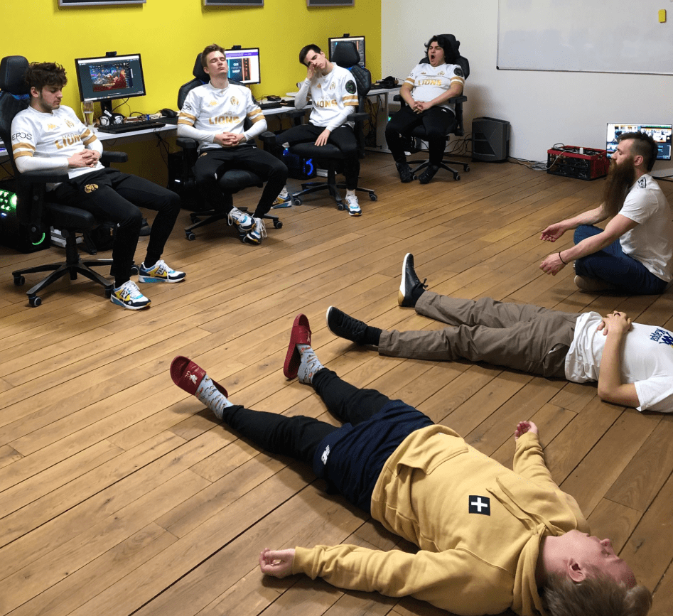 问鼎国际-蒂姆在MAD比赛中出色防守，绝杀引发热议！的简单介绍