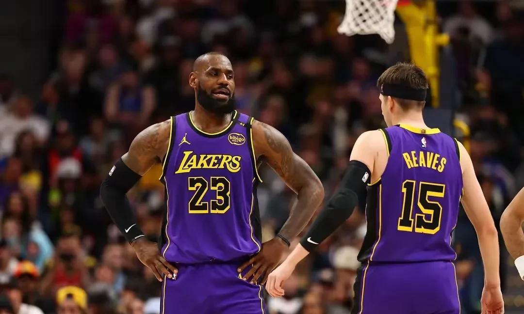 包含詹姆斯在湖人比赛中势不可挡,绝杀引发热议!的词条 包含詹姆斯在湖人比赛中势不可挡,绝杀引发热议!的词条